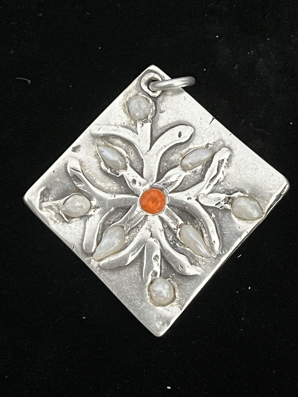 Signed Nadine Leo Mississippi River Pearl Co Sterling Silver Pearl Pendant